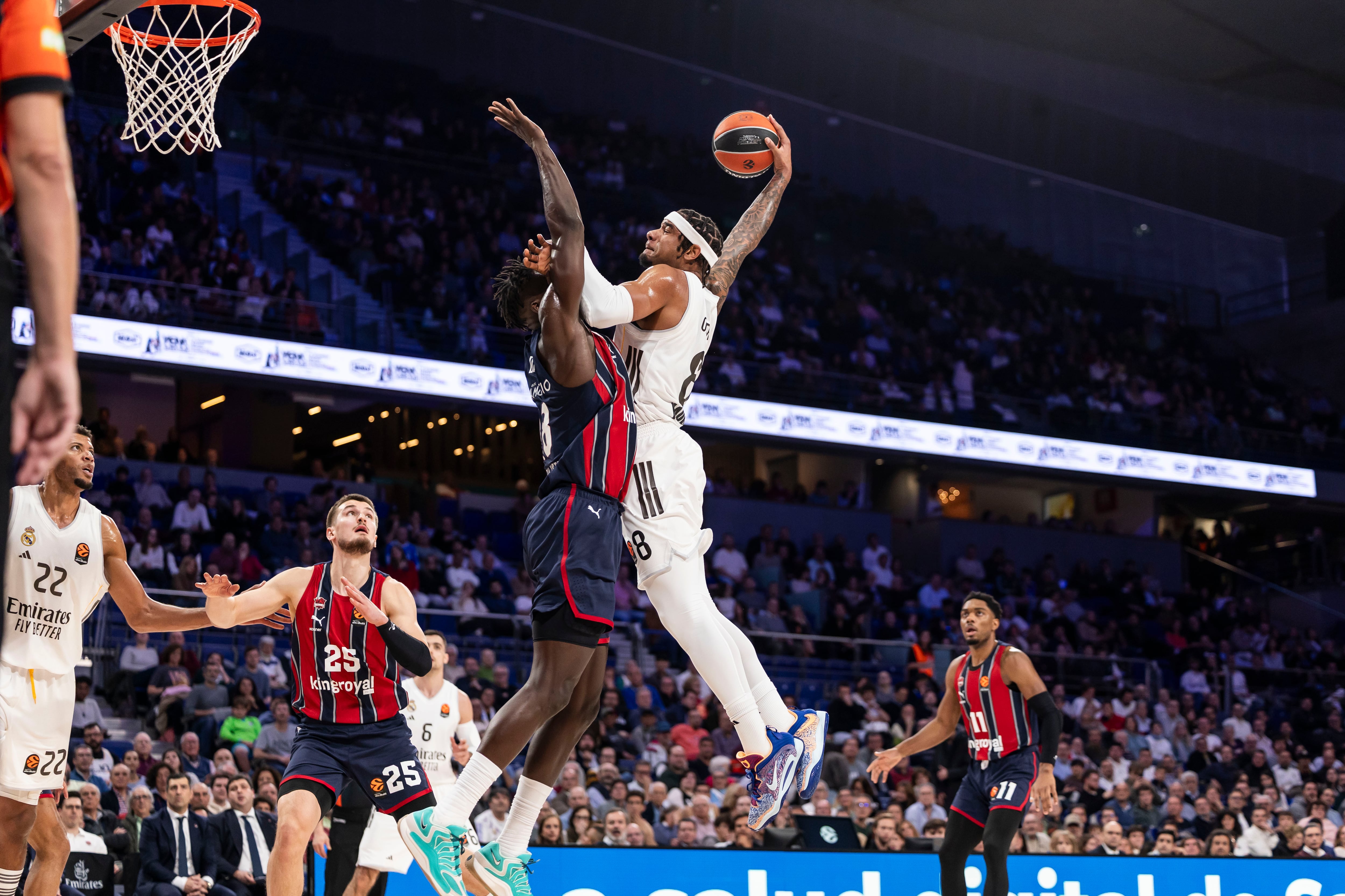 Gran noticia para el Madrid: Okeke ya tiene el pasaporte