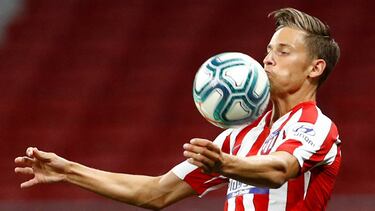 Marcos Llorente controla un balón en el Atlético-Mallorca.