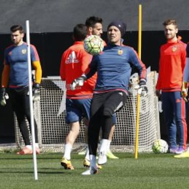 El Levante se juega la vida en casa; el Valencia, el honor