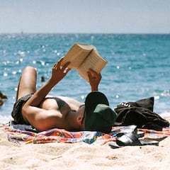 Este país vecino de España aprueba el “año de vacaciones”: 12 meses en casa con sueldo completo si cumples este requisito