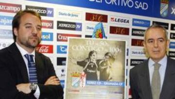 <b>PRESENTACIÓN. </b>El presidente del Xerez con el director general, Francisco García, en el acto de presentación de la campaña.