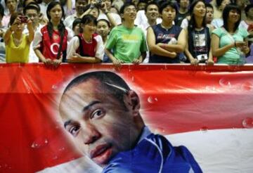 Henry fans during a pre-season tour.