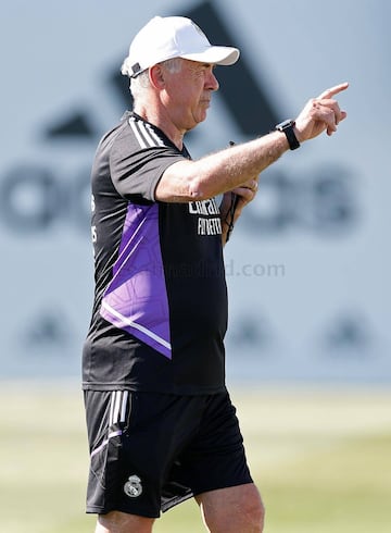 Ancelotti durante el entrenamiento.