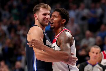 Durante el encuentro hubo un pique entre Bradley Beal y Doncic. El jugador de los Washignton Wizards acabó expulsado a falta de poco más de un minuto para el final.