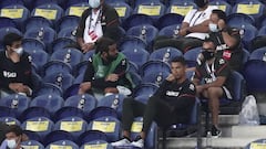 Cristiano told off for not wearing a face mask in the stands