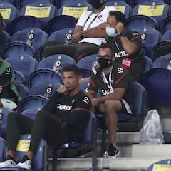 Cristiano, advertido por no llevar mascarilla en la grada