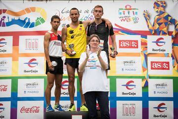 Momento de la entrega de premios a los ganadores. 