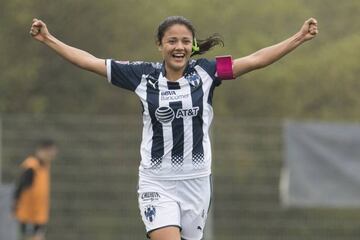 Rebeca Bernal, de las Rayadas de Monterrey, durante un partido de la Liga MX Femenil.