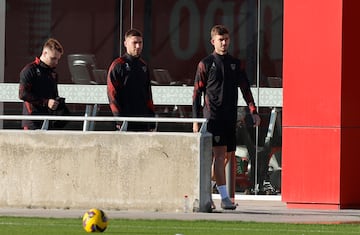 Kike Salas durante el entrenamiento de esta ma?ana en Sevilla. 