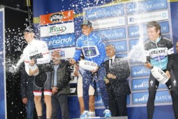 El colombiano Nairo Quintana y las mejores fotos de su triunfo en la Tirreno Adri&aacute;tico.