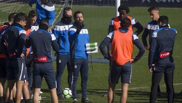 Quique y la plantilla.