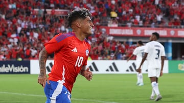 Futbol, Chile vs Panama
Partido amistoso 2025
El jugador de la seleccion chilena Ariel Uribe, centro, celebra su gol contra Panama durante el partido amistoso disputado en el estadio Nacional de Santiago, Chile.
8/02/2025
Dragomir Yankovic/Photosport
Football, Chile vs Panama
2025 friendly match
Chile's player Ariel Uribe, center, celebrates his goal against Panama during a friendly match at the Nacional stadium in Santiago, Chile.
8/02/2025
Dragomir Yankovic/Photosport