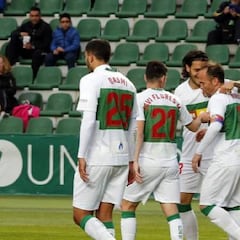 El Elche sella la permanencia ante un Córdoba impotente