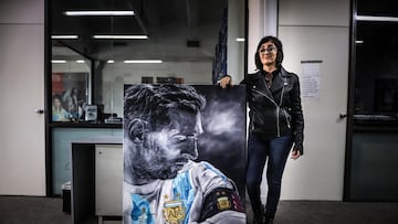 Artista argentina se viraliza por pintar cuadro de Messi y es invitada a Qatar