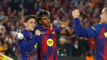 Soccer Football - LaLiga - FC Barcelona v Espanyol - Spotify Camp Nou, Barcelona, Spain - April 11, 2026 FC Barcelona's Gavi and Lamine Yamal celebrate after the match REUTERS/Albert Gea