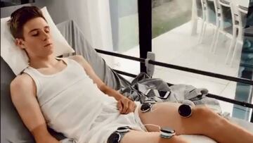 Remco Evenepoel hace labores de rehabilitación tras su dura caída en el Giro de Lombardía.