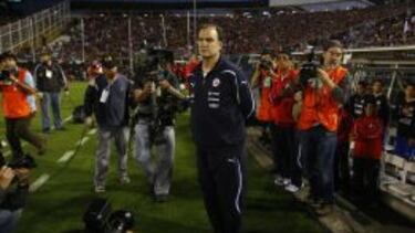 Bielsa, el menos indicado para asumir en la Roja