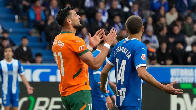 Aprobados y suspensos del Valencia: Mamardashvili destaca en un Valencia gris