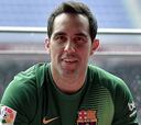 En Barcelona aseguran que Claudio Bravo no saldrá del club