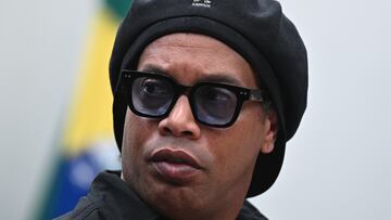 El exfutbolista brasile?o Ronaldinho Gaúcho declara hoy ante una comisión de la Cámara de Diputados de Brasil que investiga fraudes con pirámides financieras.