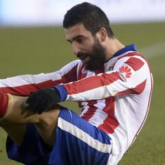 Cinco fichajes después, Simeone no encuentra quién haga de Arda