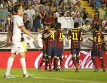 El Barcelona celebra el primer gol del encuentro.