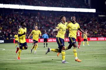 Eddie Nketiah celebrates with Tyreece John-Jules