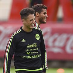 Chicharito vale tres veces más que toda la selección de Trinidad y Tobago
