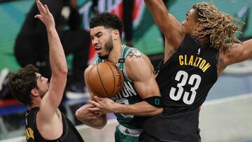Durant se fue a 26 puntos, Harris a 25, los Nets a 41 en el primer cuarto, Tatum se lesionó... la serie pone rumbo a Boston con 0-2 y los Celtics tocados. Y casi hundidos.