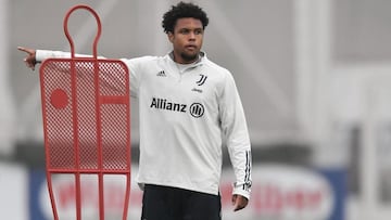 El mediocampista de la Juventus se present&oacute; al primer entrenamiento del 2021 cantando &ldquo;Feliz A&ntilde;o Nuevo&rdquo;. Weston regresa a las canchas el 3 de enero.