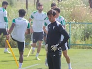 Iker Álvarez en el entrenamiento del Córdoba CF