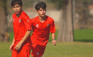 Jugadores juveniles del Atlas antes de un partido