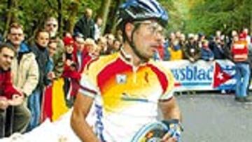 <b>SIN OPCIÓN</b>. A dos km de meta, Freire sufrió un enganchón con Zabel y se le rompió la rueda delantera.