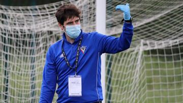 Andoni Iraola, durante un entrenamiento