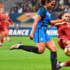 Andrea Pereira se lesiona con La Roja