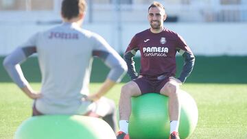 Paco Alc&aacute;cer, ejercit&aacute;ndose en la Ciudad Deportiva del Villarreal.