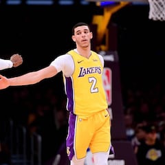 Lonzo Ball e Ingram bailan ante los Spurs y los Lakers sonríen