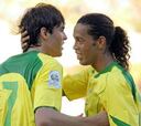 Ronaldinho le quita el sitio a Kaká en la revolución de Scolari