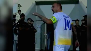 Tremendo enfado de Sneijder y amenaza con irse de Qatar