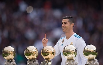 Cristiano Ronaldo ofreció su quinto Balón de Oro a la afición