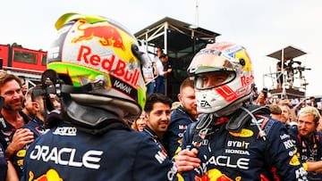 Checo Pérez comparte la corona con Max Verstappen