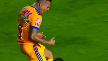 Gol de Eduardo Vargas por el Tigres.