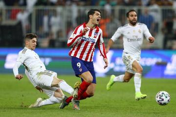 Valverde takes out Alvaro Morata as the Atlético striker was on route to a one-on-one with Courtois.