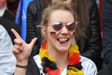 Las mejores imágenes de los aficionados desplazados a la Copa Mundial Femenina de Fútbol celebrada en Francia para animar a sus respectivas selecciones.