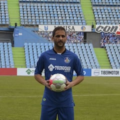 El Getafe presenta a Peña y Sergio Mora en el Coliseum