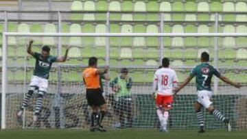 Wanderers le anota cinco a la U y complica a Beccacece