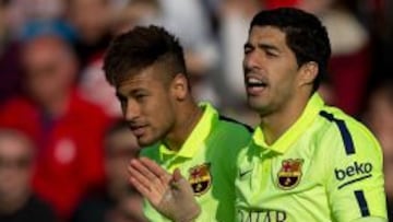 Neymar, con Suárez.