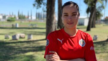 Tras versiones que señalan que se eliminaría la obligación de tener equipos femeniles, Brenda Viramontes, delantera de Chivas, alza la voz y pide apoyo en el Día Internacional de la Mujer.