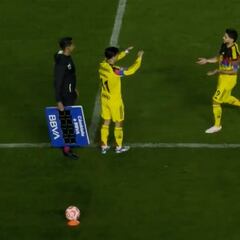 Víctor Dávila sufrió en México lo que ningún jugador espera: ojo a la reacción de la hinchada