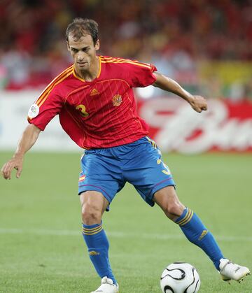 El hispano-argentino jugó un total de 11 partidos con España en los cuales anotó 1 gol.